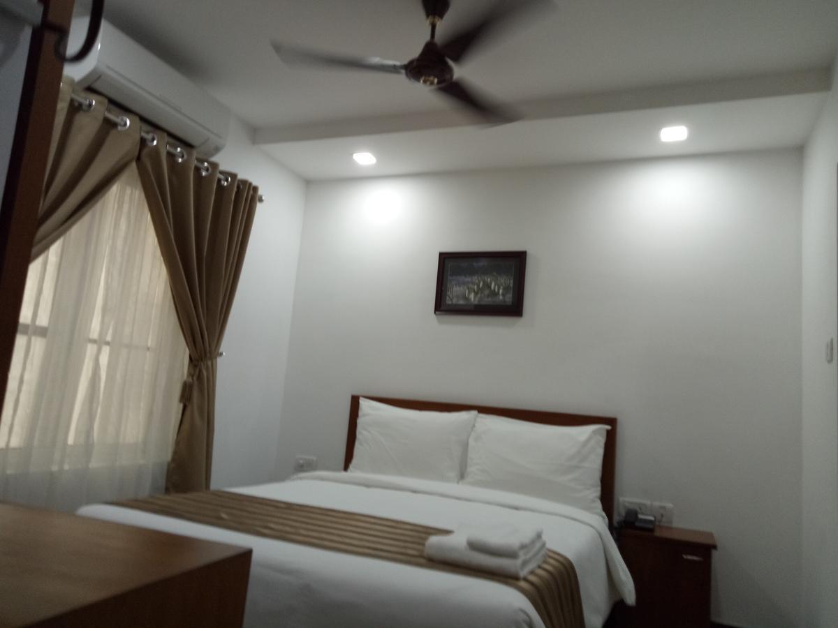 Pgs Inn Kochi Exterior photo