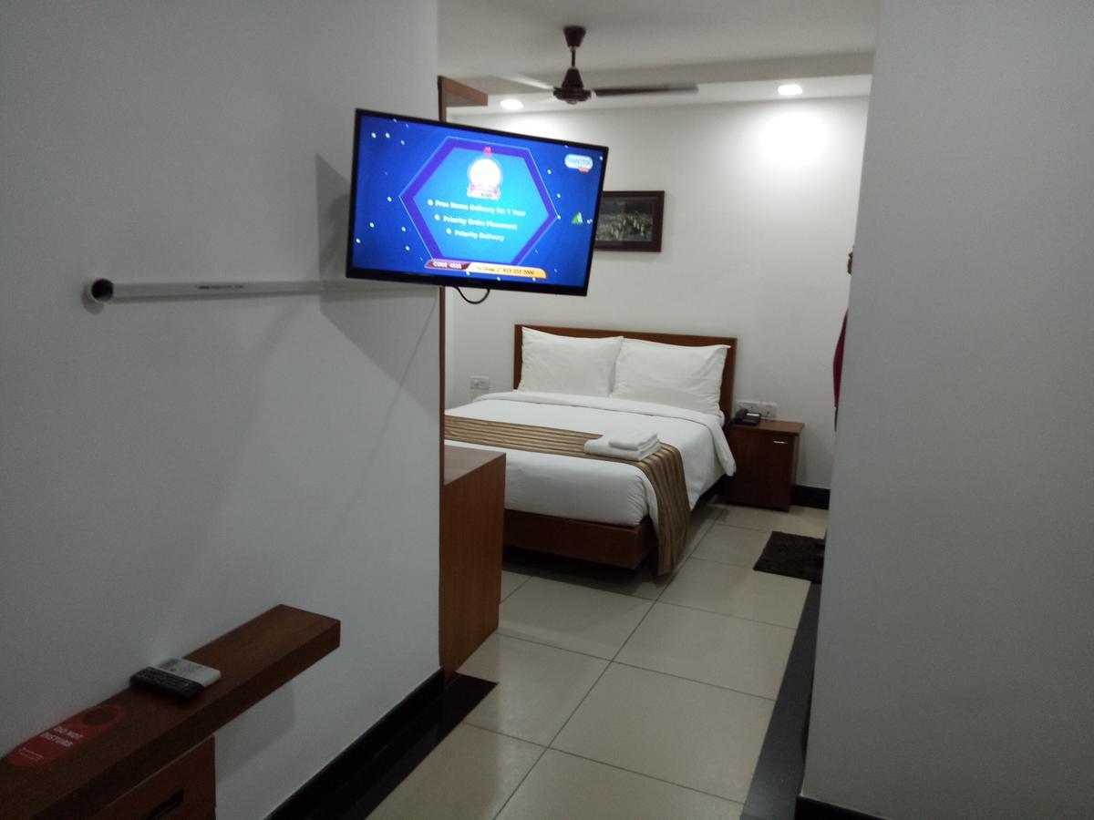 Pgs Inn Kochi Exterior photo